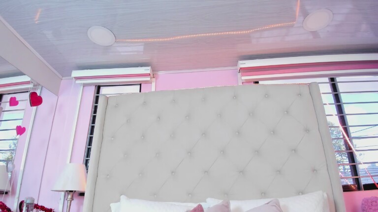 ScarlettLeBlanc's Streamate show and profile