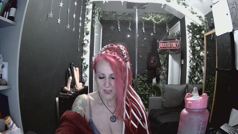 SkySparks's Streamate show and profile