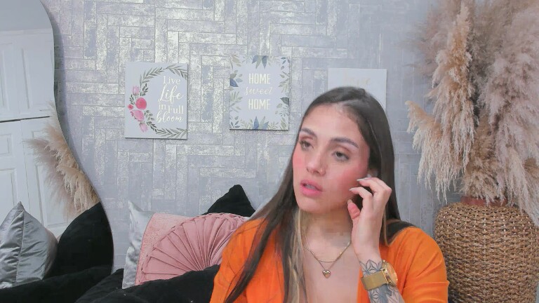 SaraBacker's Streamate show and profile