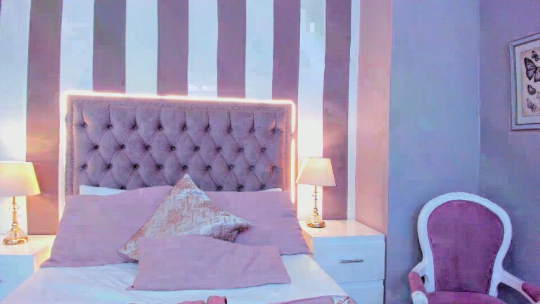 AuraClark's Streamate show and profile