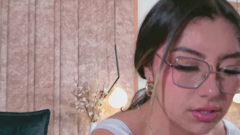 IsaRose's Streamate show and profile