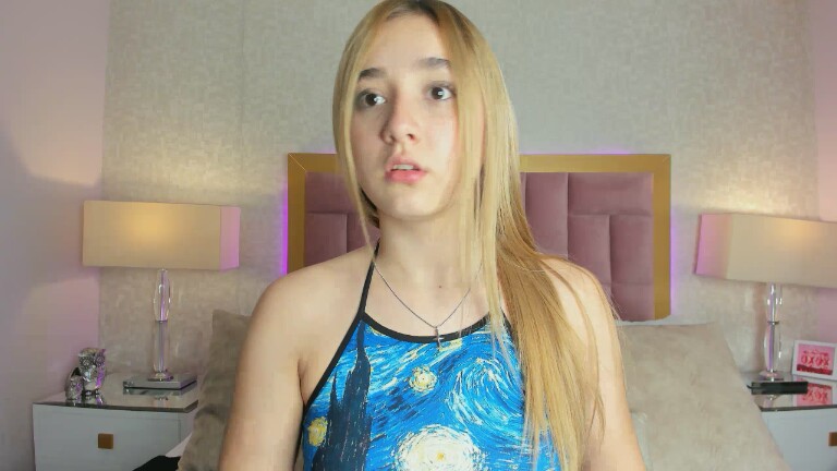 Sophiie_Collins's Streamate show and profile