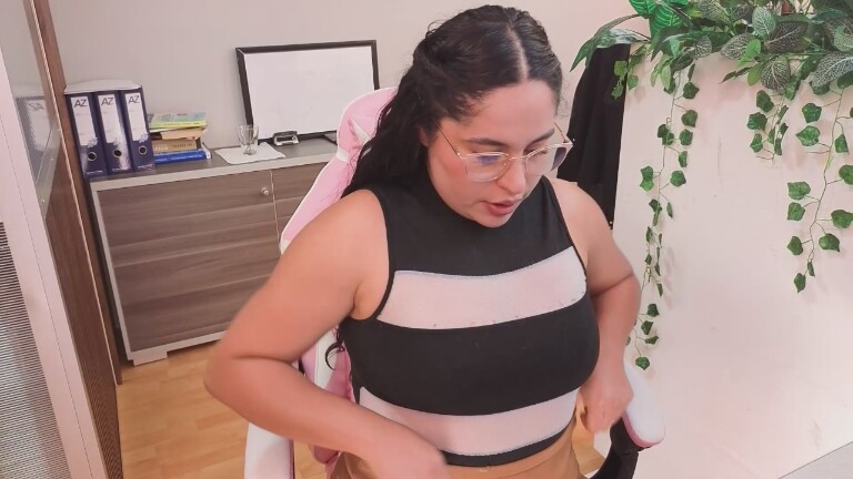 SharaThomas's Streamate show and profile