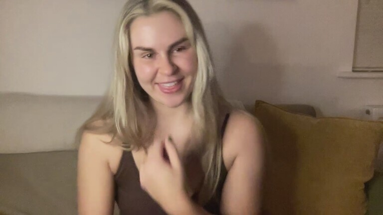 ClaraXVale's Streamate show and profile