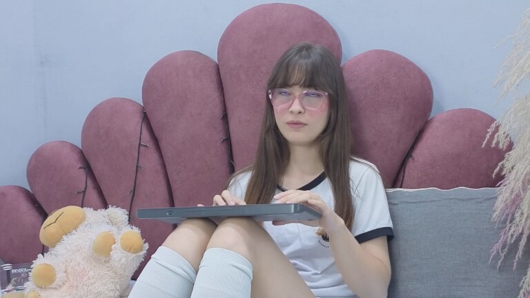 ISABELLAJHONS's Streamate show and profile