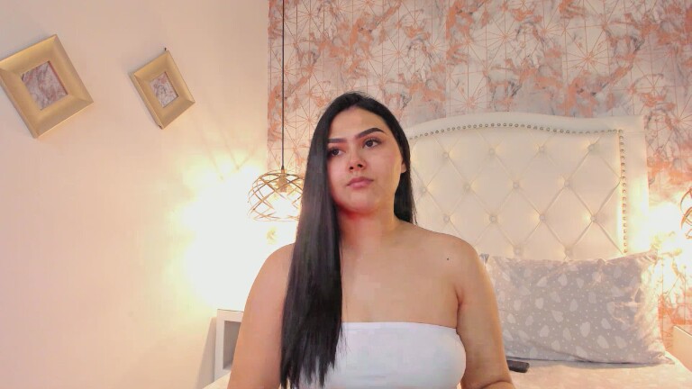 SaharaLyn's Streamate show and profile