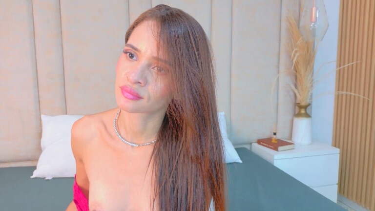 Saraa_Castillo's Streamate show and profile