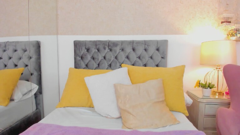 GingerKors's Streamate show and profile