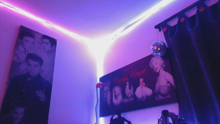 QuinnMPresley's Streamate show and profile