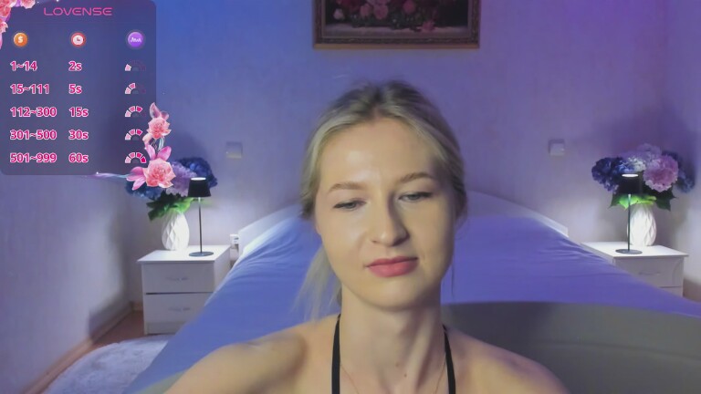 Julie_Blaze's Streamate show and profile