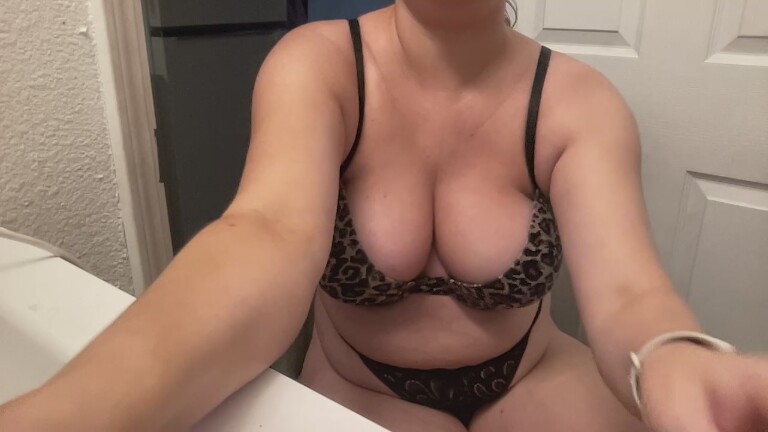 puccigucci's Streamate show and profile