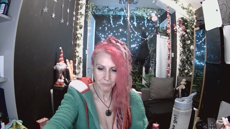 SkySparks's Streamate show and profile