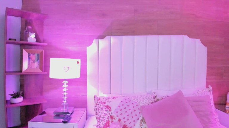 MaddieWaves's Streamate show and profile