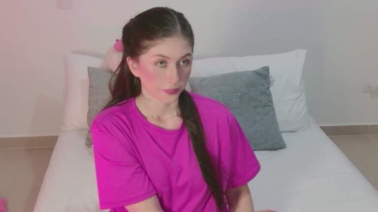 EmmaShaykk's Streamate show and profile