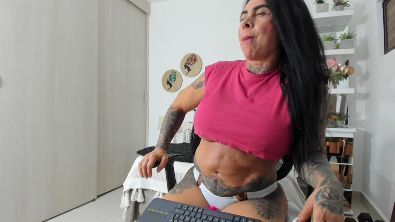 ScarletLyn's Streamate show and profile