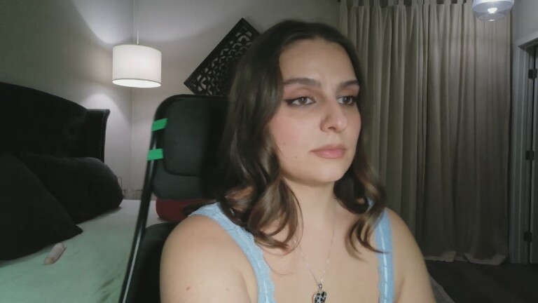 LuciaKing's Streamate show and profile