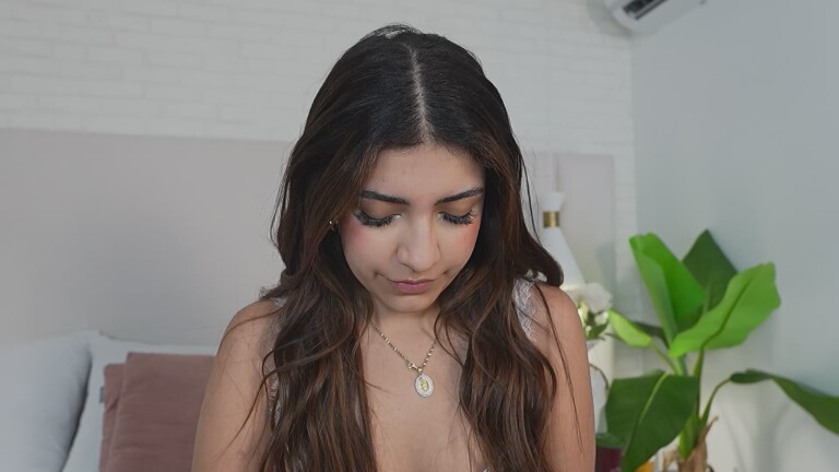 VictoriaJoliegb's Streamate show and profile