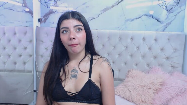 CloeBertinelly's Streamate show and profile