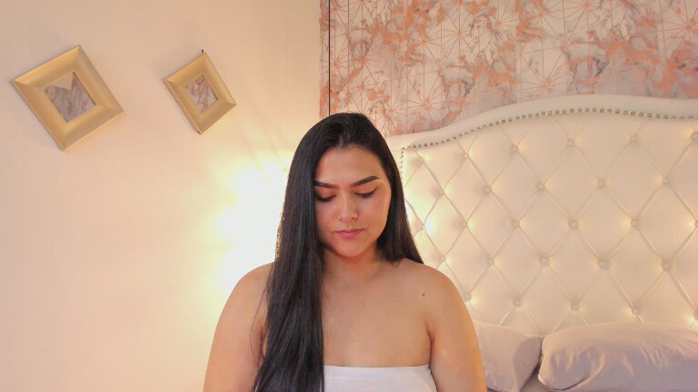 SaharaLyn's Streamate show and profile