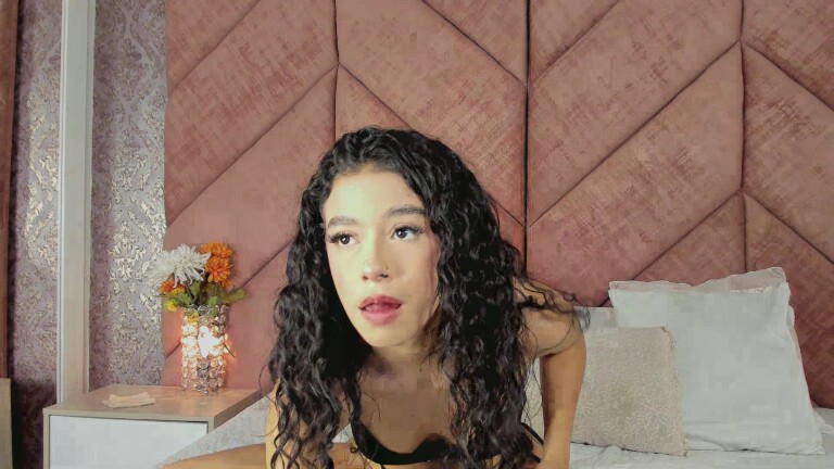 ChloeRosses's Streamate show and profile