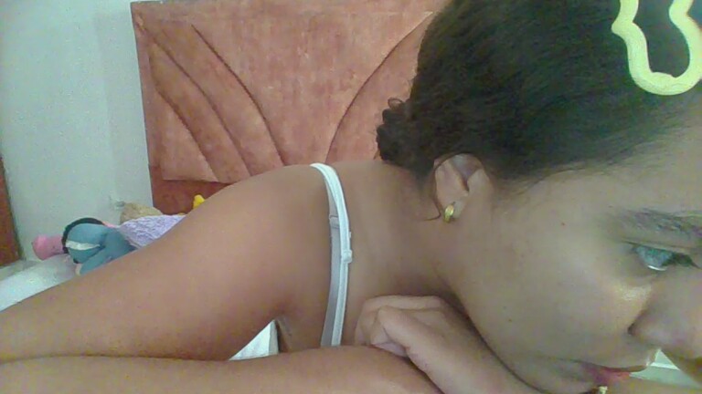 Lauradani's Streamate show and profile