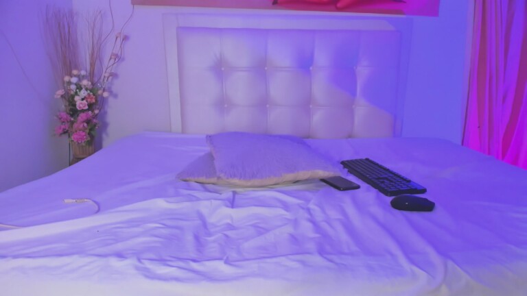 Shantal777's Streamate show and profile