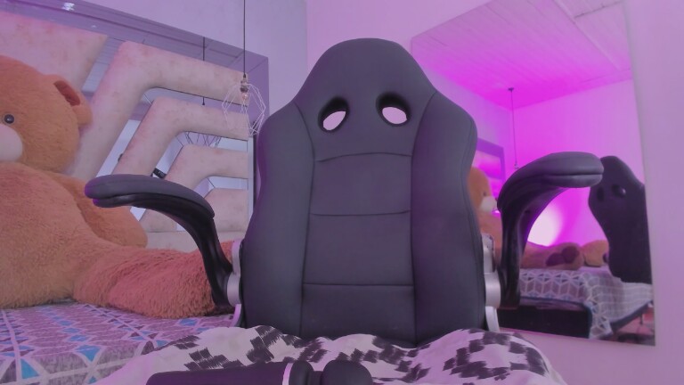 emily_helen's Streamate show and profile