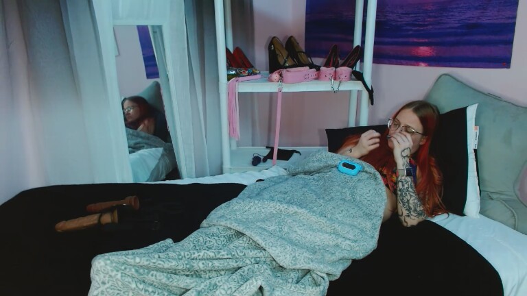 FoxyLilly's Streamate show and profile