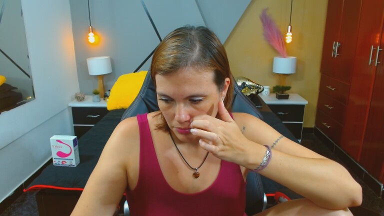 ConieMoss's Streamate show and profile