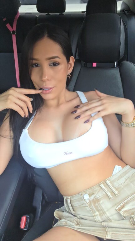 Cintyaleiner's Streamate show and profile