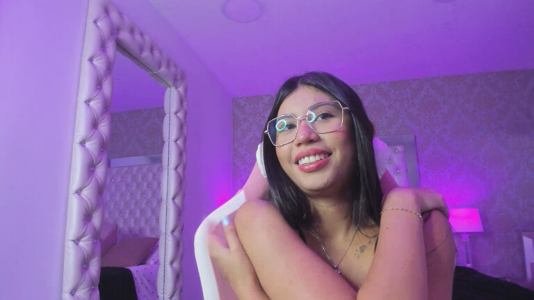 LylaKarl's Streamate show and profile