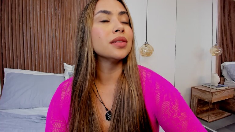 MaraMoore's Streamate show and profile