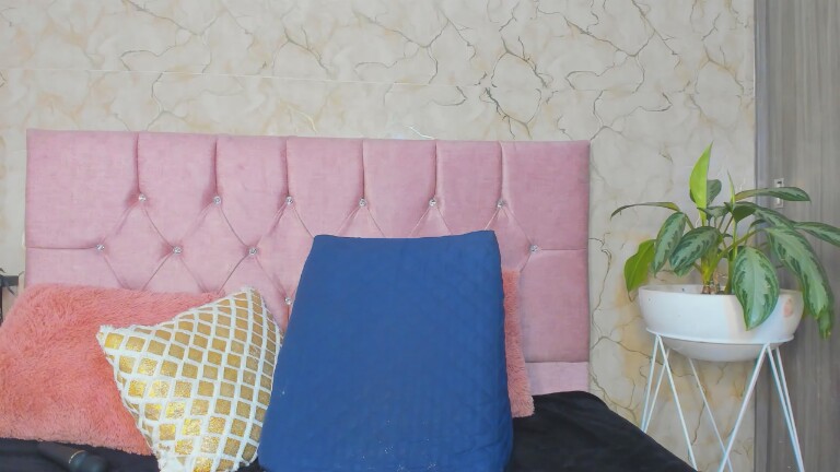 ValerinReeds's Streamate show and profile