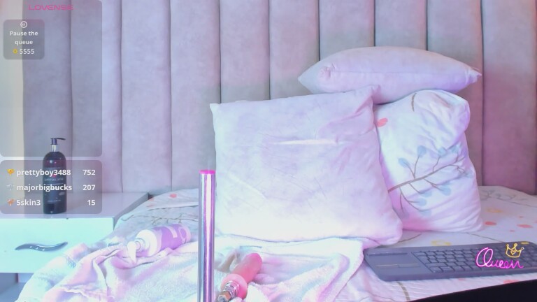 PixzyMartinez's Streamate show and profile