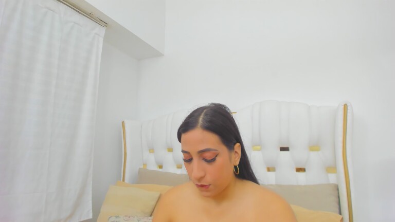 elianaasuarez's Streamate show and profile