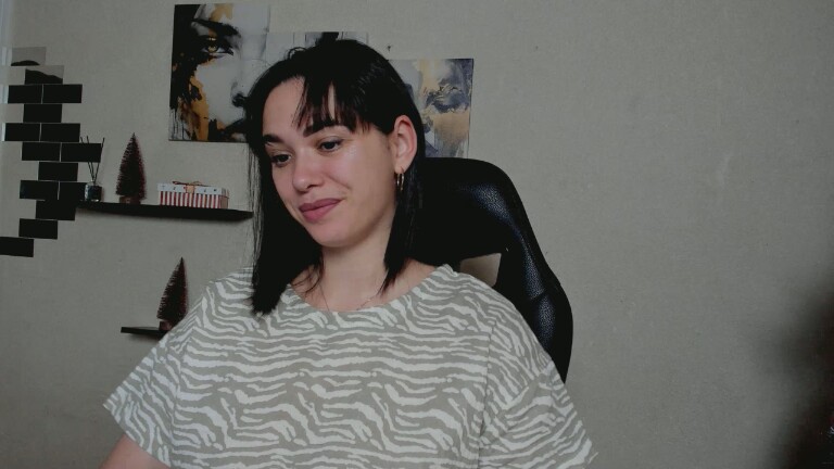 GlamNova's Streamate show and profile