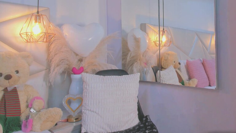 EmyCarter's Streamate show and profile