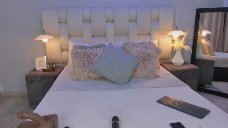 EmmaPrinncess's Streamate show and profile