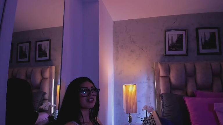 IsabellaaRossi's Streamate show and profile