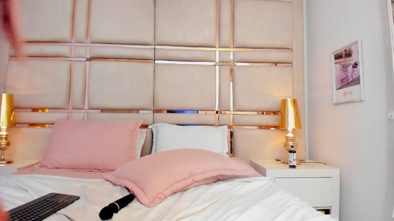 IsabellSanz's Streamate show and profile