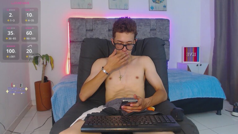 SkinnyBigcock20's Streamate show and profile