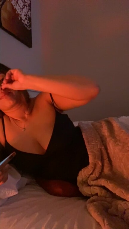 AmeliaBellini's Streamate show and profile