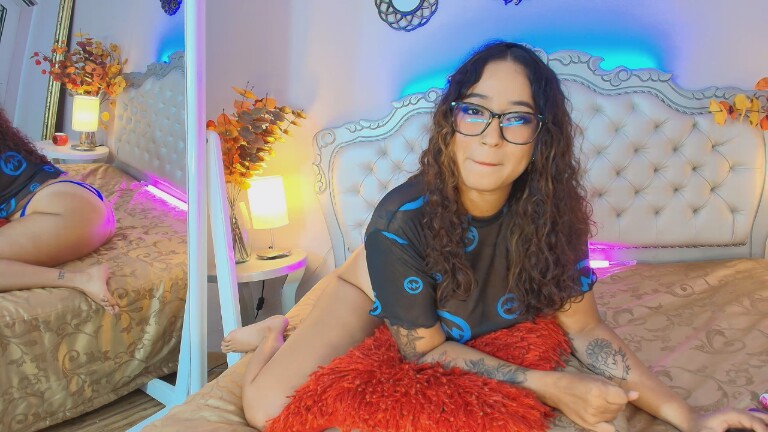 Carol_Rodriguez's Streamate show and profile